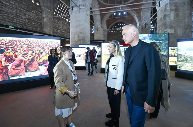 Bakan Ersoy Beyoğlu’nda sergileri tek tek gezdi - Resim : 4