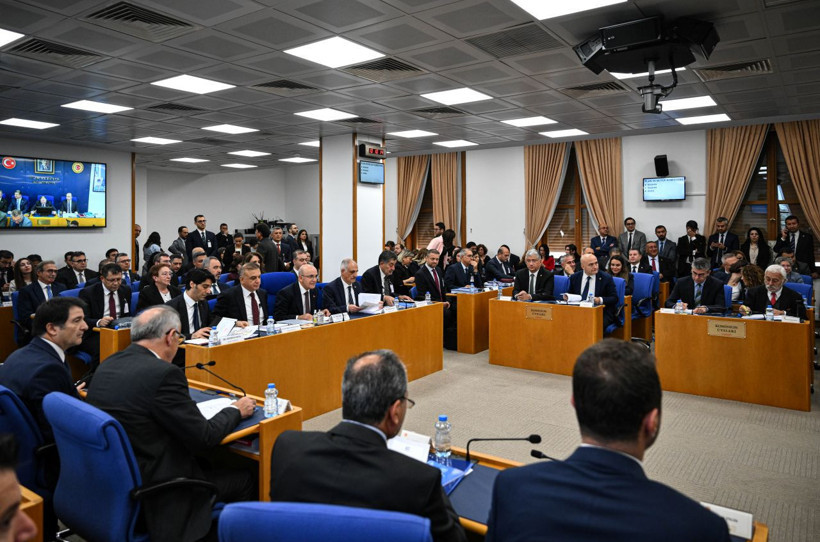 Son Dakika... Bakan Şimşek 2026 bütçesini sundu: Vergi yükümüz uluslararası kıyaslamalara göre yüksek değil - Resim : 1