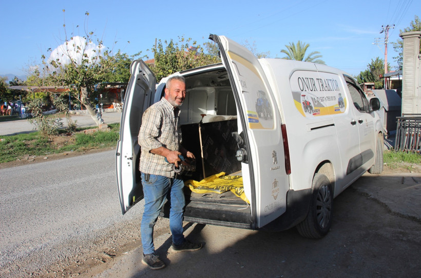 Emekli usta, tarlalarda seyyar traktör tamirciliğine başladı - Resim : 1