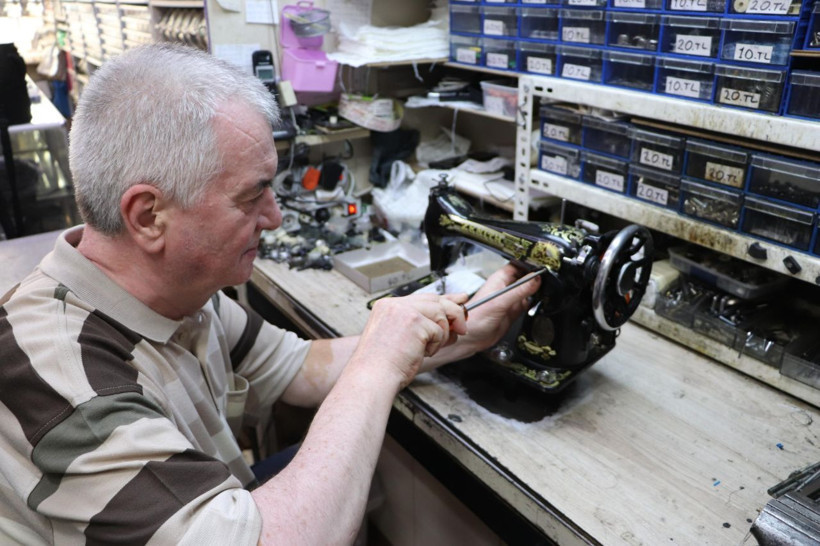 100 yıllık dikiş makinesini tıkır tıkır çalıştırıyor - Resim: 3
