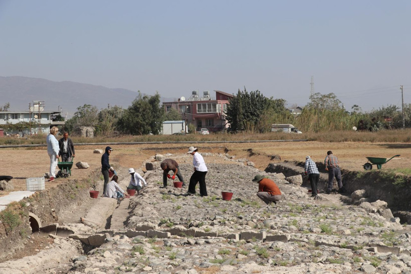 Antik Hipodrom'da oyun taşları ve zar bulundu - Resim: 3