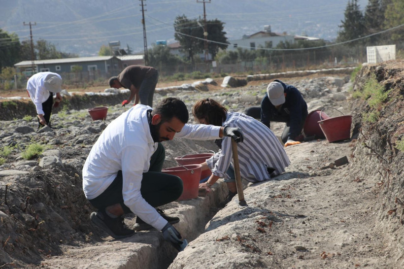 Antik Hipodrom'da oyun taşları ve zar bulundu - Resim: 5