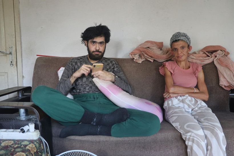 Telefon bağımlısı genç üç yıldır yıkanmıyor - Resim: 3