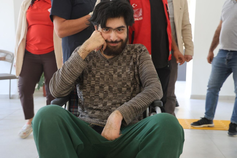 Evden çıkmayan telefon bağımlısı genç ikna edildi! Üç yıl sonra ilk kez banyo yaptı - Resim: 2