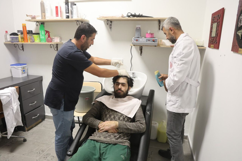 Evden çıkmayan telefon bağımlısı genç ikna edildi! Üç yıl sonra ilk kez banyo yaptı - Resim: 3