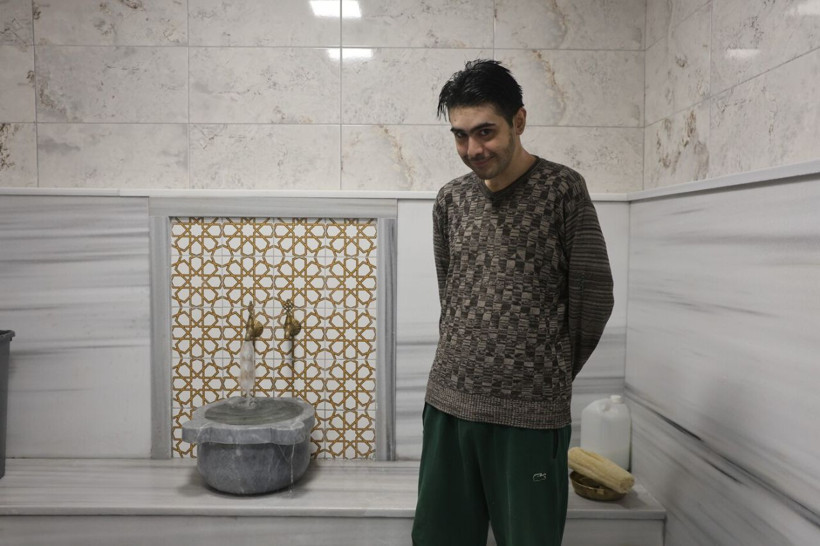 Evden çıkmayan telefon bağımlısı genç ikna edildi! Üç yıl sonra ilk kez banyo yaptı - Resim: 7