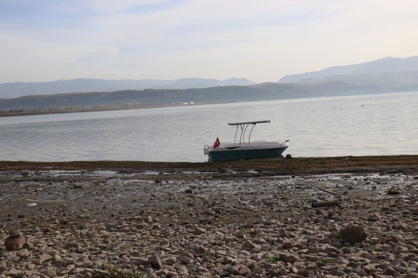 Sapanca Gölü'nde görülen kabarcıklar sosyal medyada endişe yarattı! Deprem habercisi mi? - Resim: 3