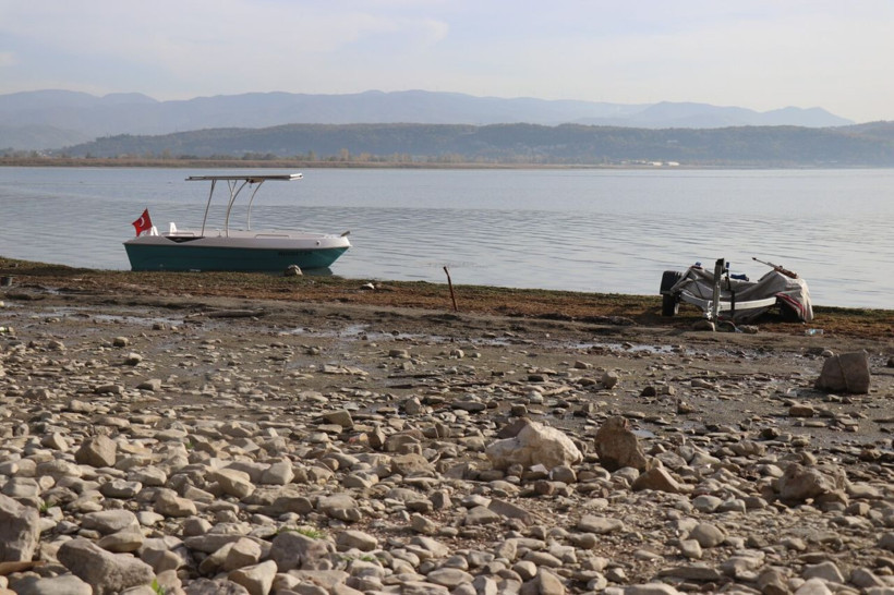 Sapanca Gölü'nde görülen kabarcıklar sosyal medyada endişe yarattı! Deprem habercisi mi? - Resim: 5