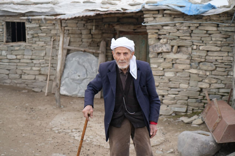 50 yıldır sadece çay içip gofret yiyerek yaşamını sürdürüyor - Resim: 1