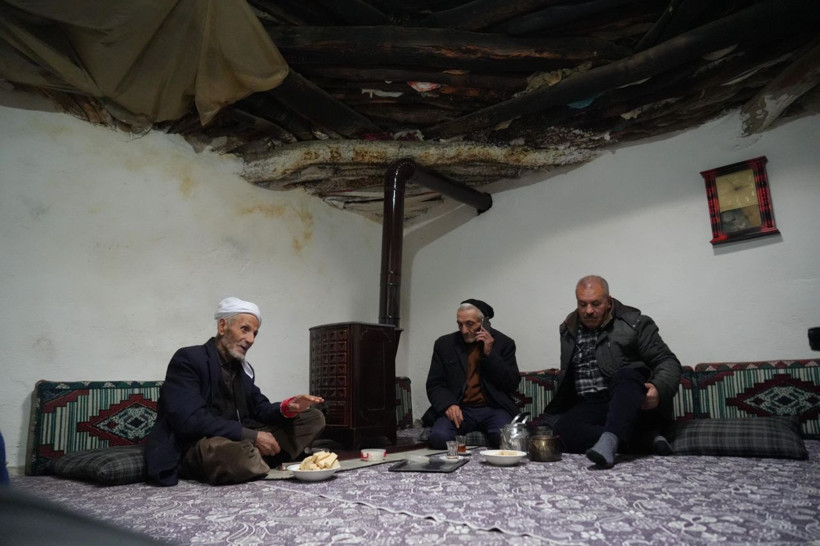 50 yıldır sadece çay içip gofret yiyerek yaşamını sürdürüyor - Resim: 5