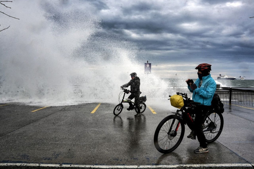 Lodos İstanbul sahillerini vurdu: Dev dalgalar kıyıyı aştı - Resim: 4
