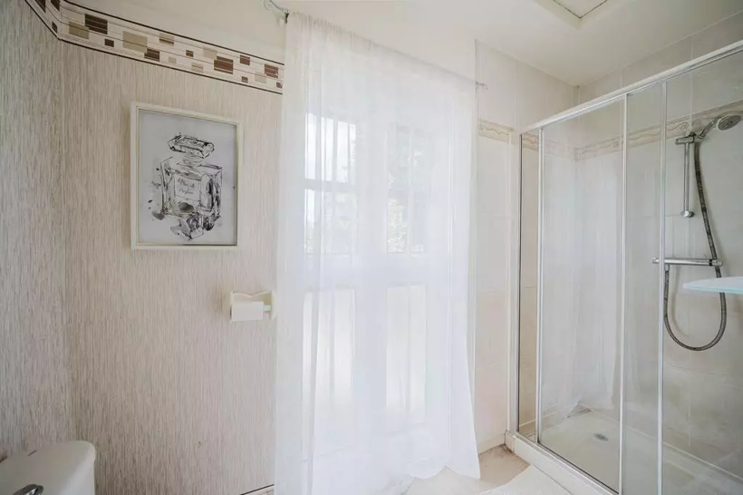 Ünlü yazarın mürebbiyelik yaptığı malikane satışa çıktı - Resim: 22