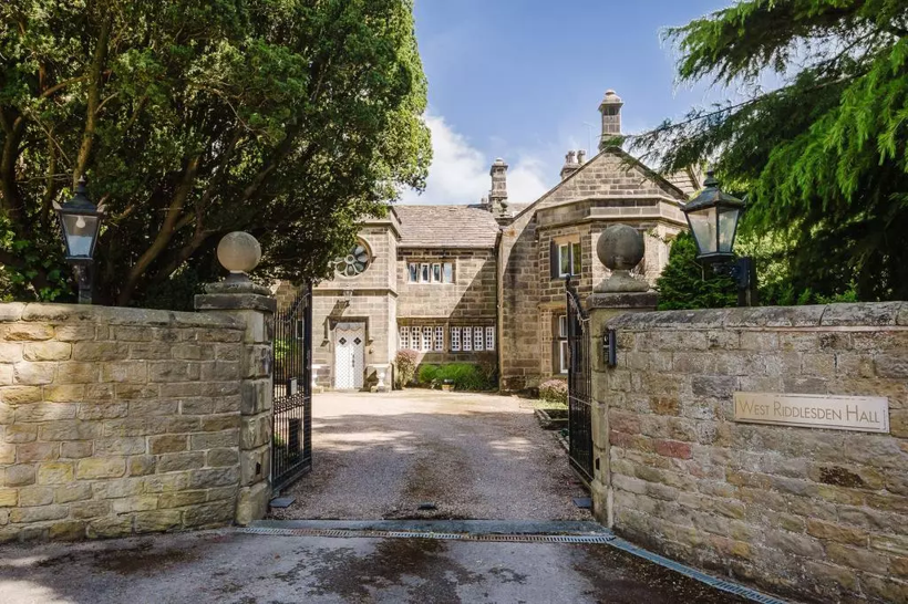 Ünlü yazarın mürebbiyelik yaptığı malikane satışa çıktı - Resim: 23