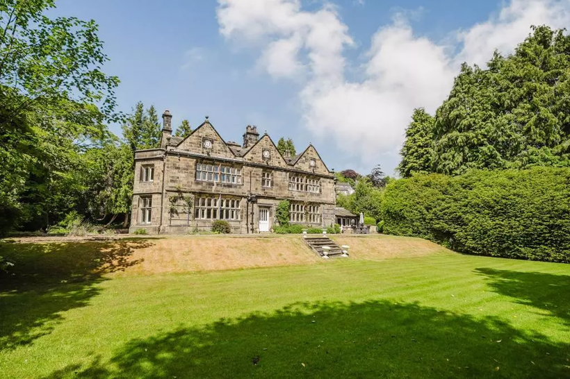 Ünlü yazarın mürebbiyelik yaptığı malikane satışa çıktı - Resim: 24