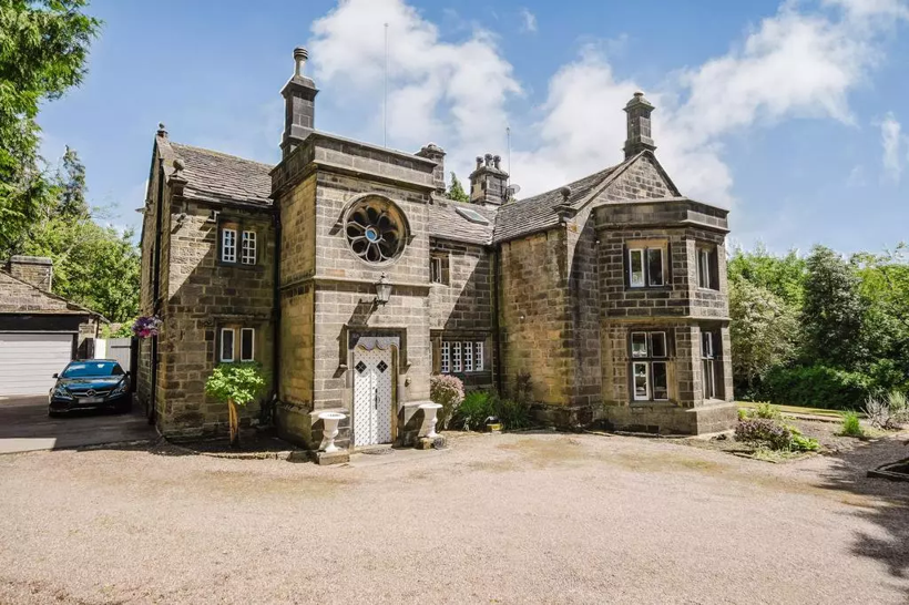 Ünlü yazarın mürebbiyelik yaptığı malikane satışa çıktı - Resim: 25