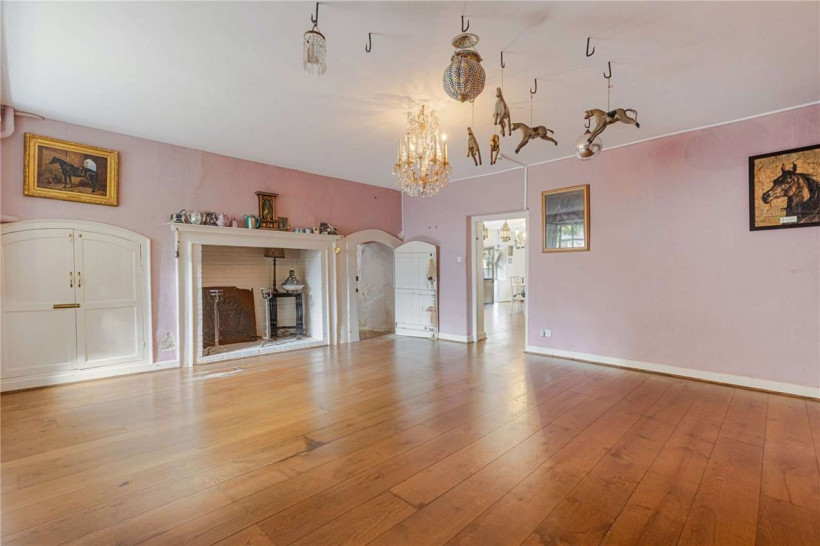 Rolling Stones efsanesinin malikanesi satışta: İstenen fiyat dudak uçuklattı - Resim: 16