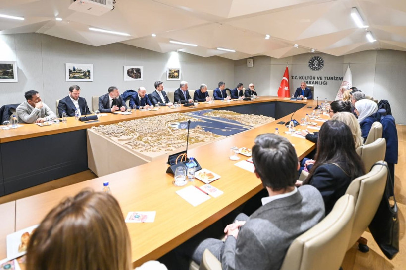 Hangi Türk dizileri 100 bin dolar destek alacak? Bakan Ersoy yapımcılarla görüştü... - Resim: 3