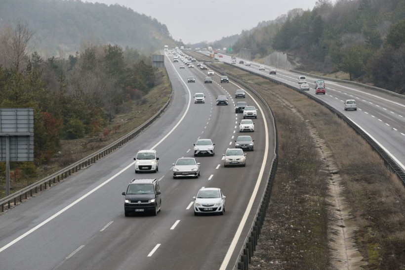 Bayram dönüşü başladı: Anadolu Otoyolu'nda yoğunluk - Resim: 4
