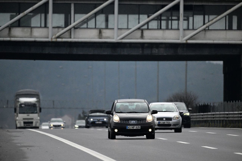 Bayram dönüşü başladı: Anadolu Otoyolu'nda yoğunluk - Resim: 12
