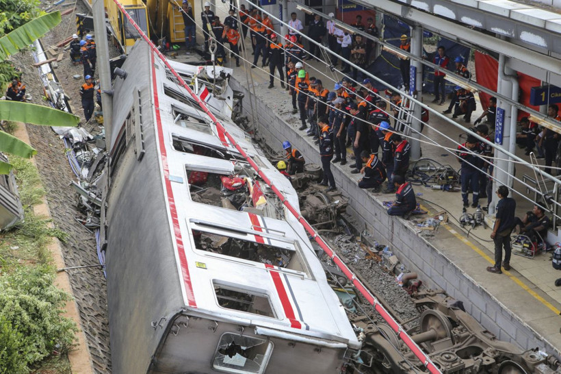 Endonezya'daki tren faciasında can kaybı 14'e yükseldi - Resim: 2