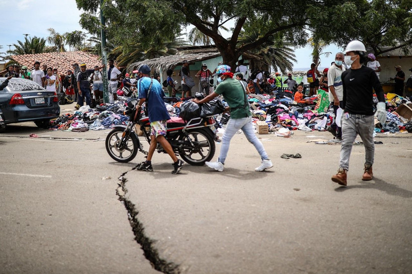 Venezuela'da deprem sonrası korkunç tablo: Cadde ve sokaklar haritadan silindi - Resim: 8