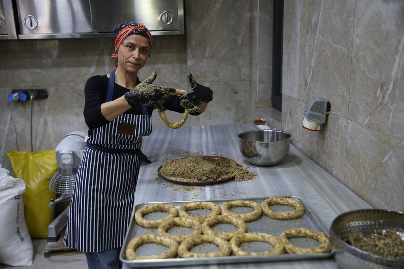 Karadeniz'den şaşırtan lezzet: Hamsiyi bu kez simidin içine koydular - Resim: 3