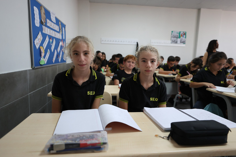 Aynı sınıfta 3 ikiz okuyor! Okulda ise 11 ikiz var - Resim : 2