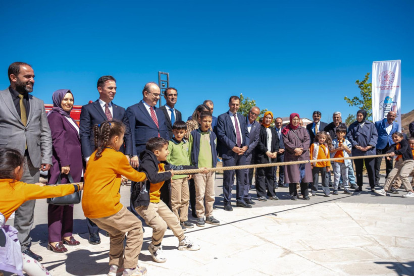 Bir Anadolu Şenliği'nin son durağı Bitlis oldu - Resim : 3