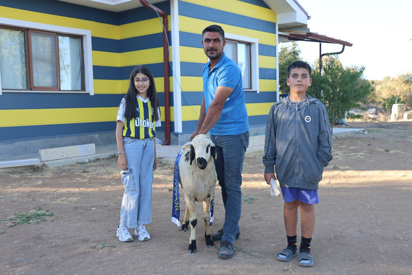 Fenerbahçe'nin 'makus tarihi değişsin' diye, adadıkları hayvanı kestiler - Resim : 1