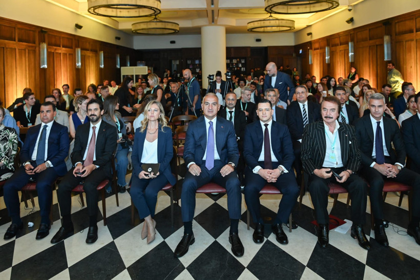 Bakan Ersoy: Dijital müzik platformları şeffaf olmalı - Resim : 1