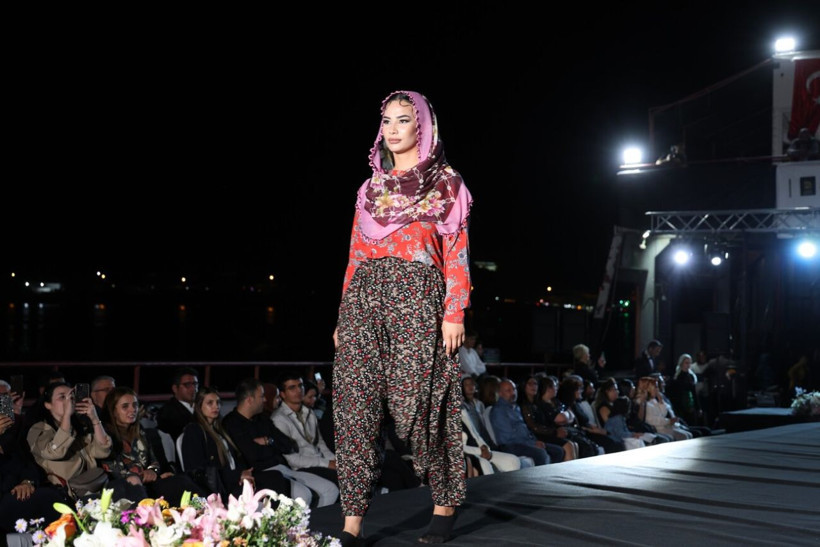 Türkiye'de bir ilk! Feribotta defile yapıldı - Resim: 4