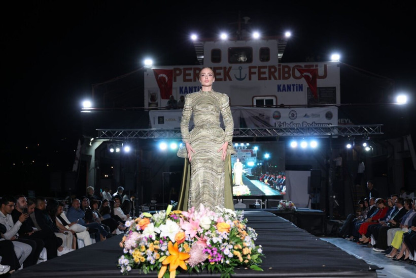 Türkiye'de bir ilk! Feribotta defile yapıldı - Resim: 12