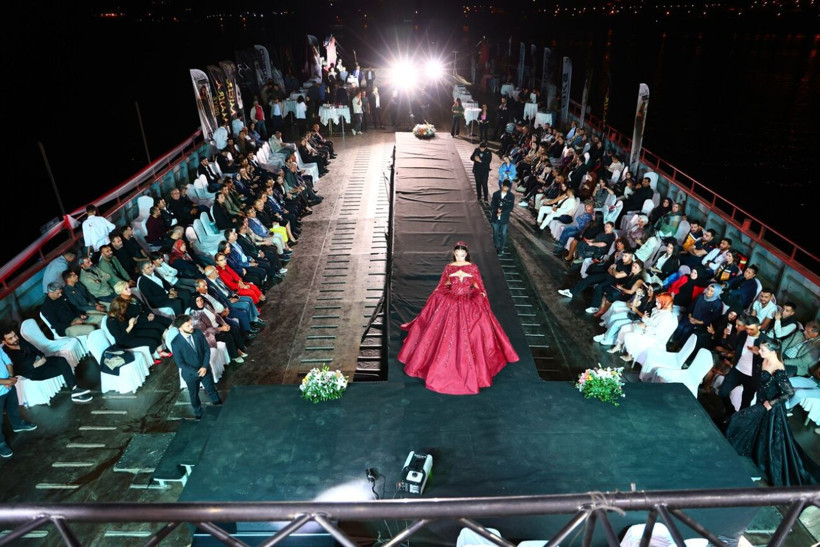 Türkiye'de bir ilk! Feribotta defile yapıldı - Resim: 13