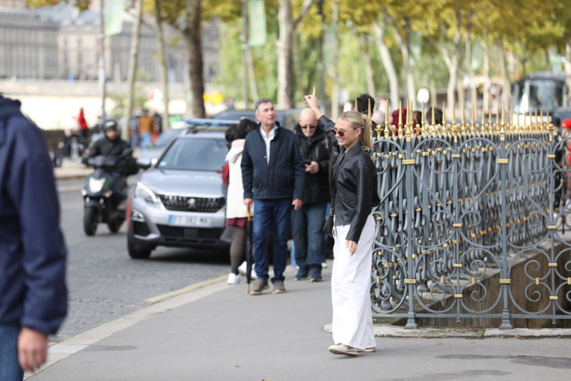 Paris'te soygun sonrası Louvre Müzesi'nin önü doldu taştı! - Resim: 12