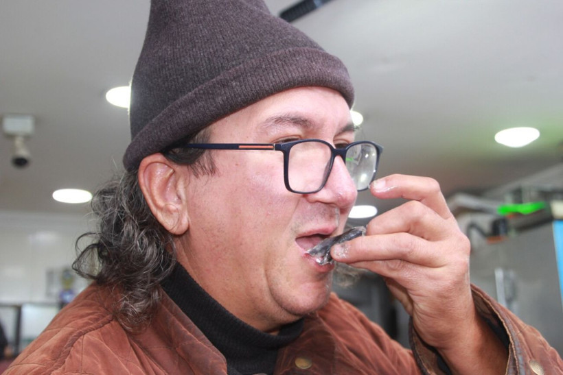 Fiyatlar yarı yarıya azaldı! Hamsi 70 liraya düştü, vatandaş sevinçten çiğ yedi - Resim: 4