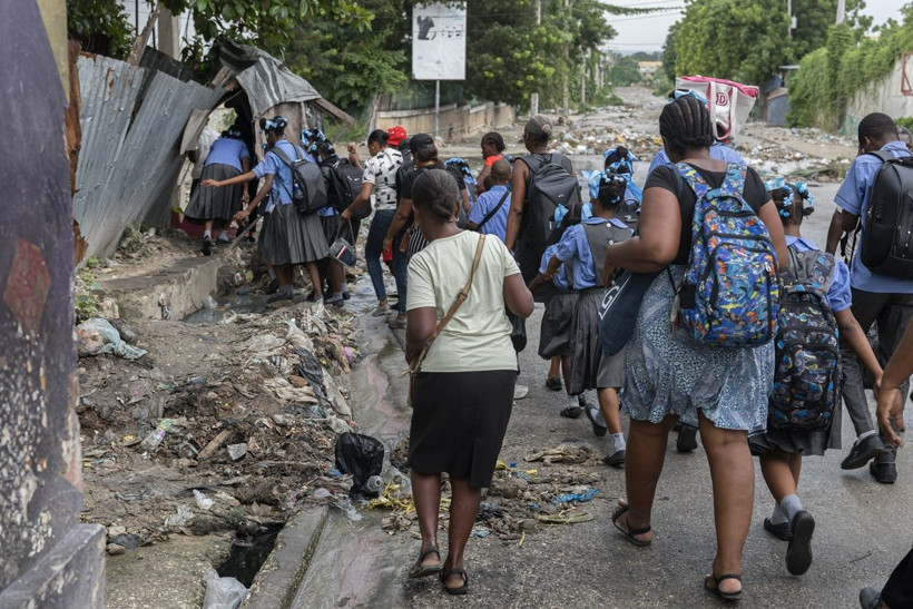 Melissa yıktı geçti: On binlerce turist mahsur - Resim: 9