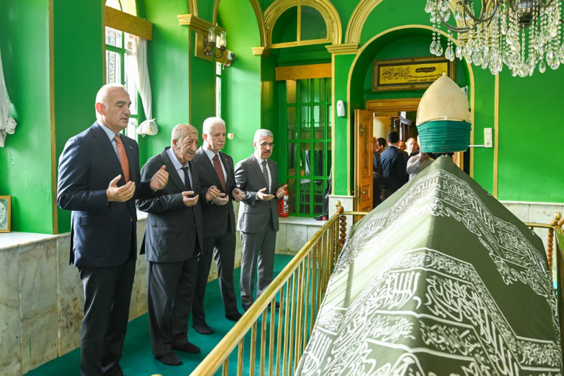 Bakan Ersoy açıkladı: Cemevleri artık imar planlarına işlenecek - Resim : 1
