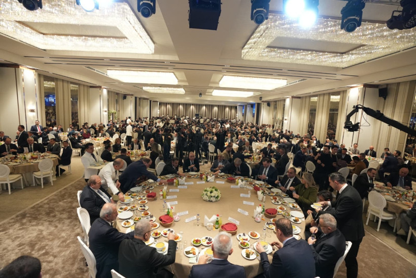 Bakan Ersoy: Vakıflar g&uuml;nde 100 bin vatandaşımıza iftar veriyor - Resim : 2