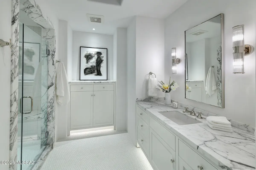 Oscarlı oyuncunun ölene kadar yaşadığı 7 odalı 6 banyolu ev satışa çıktı - Resim: 11