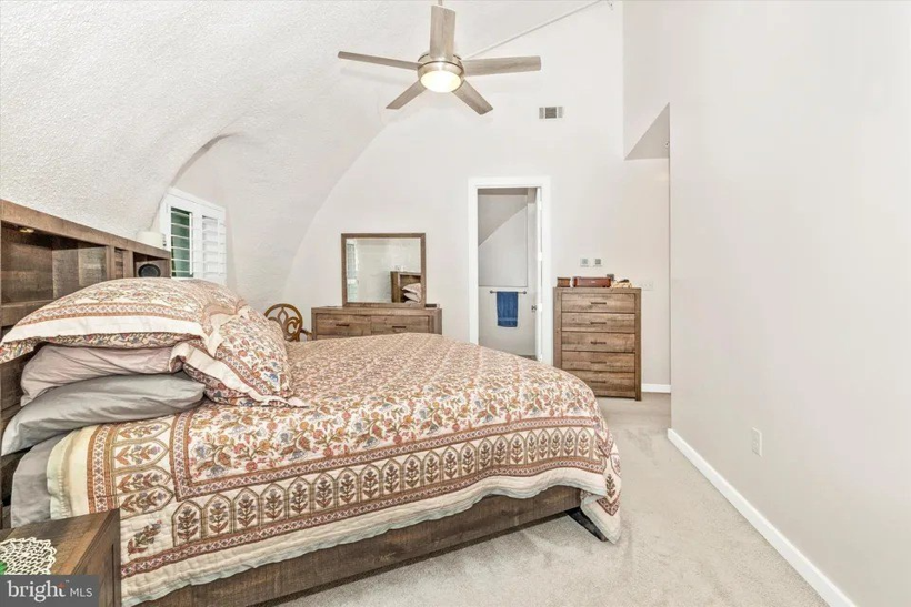 Afete dayanıklı kubbe ev satışa çıktı, fiyatı dikkati çekti - Resim: 5