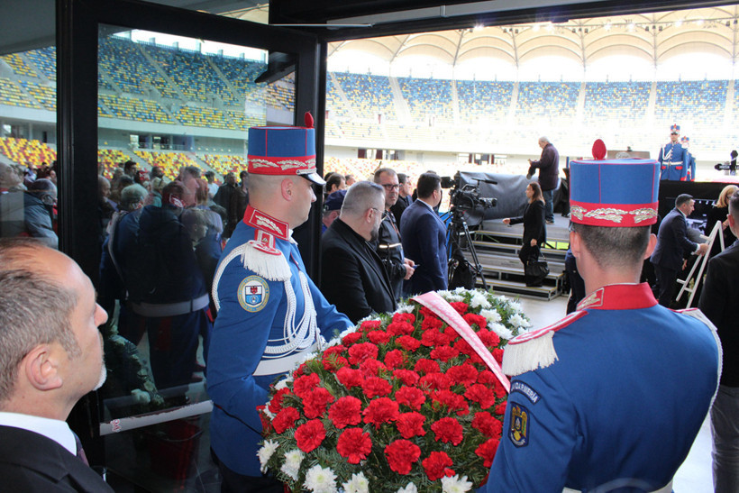 Futbolun efsane ismi Mircea Lucescu son yolculuğuna uğurlanıyor - Resim : 1