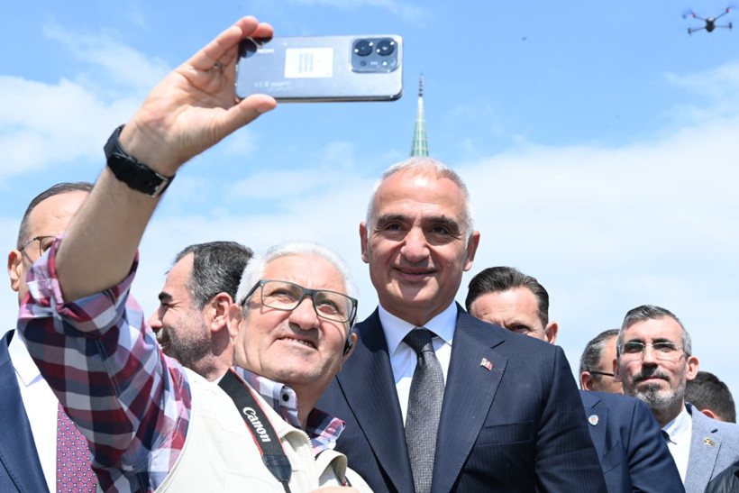 Nazilli&rsquo;de festival heyecanı! Bakan Ersoy &uuml;reticiler ve sanatk&acirc;rlarla bir araya geldi - Resim : 1
