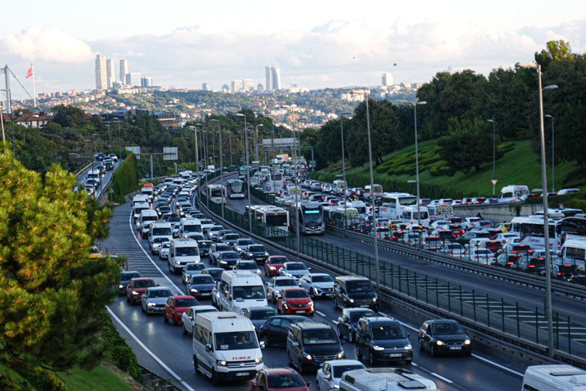 İstanbul'da yeni eğitim öğretim yılının ilk gününde trafik yoğunluğu - Resim: 4