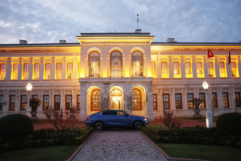 Togg'un yeni modeli T10F, Cumhurbaşkanı Erdoğan'a hediye edildi! Dolmabahçe'de test sürüşü yaptı - Resim: 5