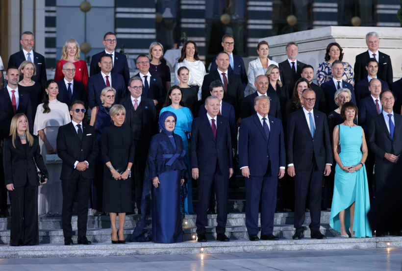 NATO zirvesinde liderler resepsiyonda buluştu - Resim : 1