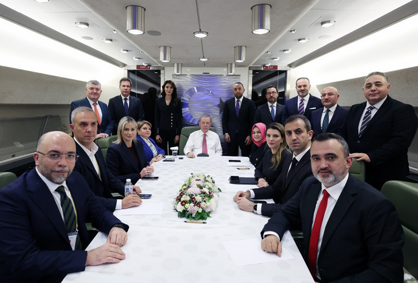 Cumhurbaşkanı Erdoğan: Milyonlarca lira transfer ücreti alan insanlar bu işe nasıl bulaşır? - Resim : 2