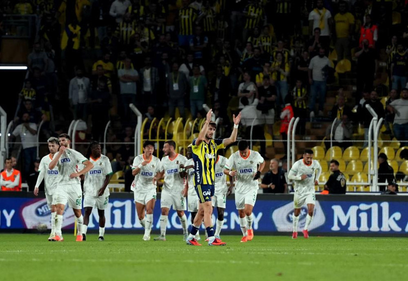 Fenerbahçe son dakikada 2 puan kaybetti - Resim : 3