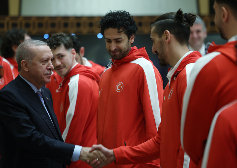 Cumhurbaşkanı Erdoğan, A Milli Erkek Basketbol Takımını kabul etti - Resim : 1