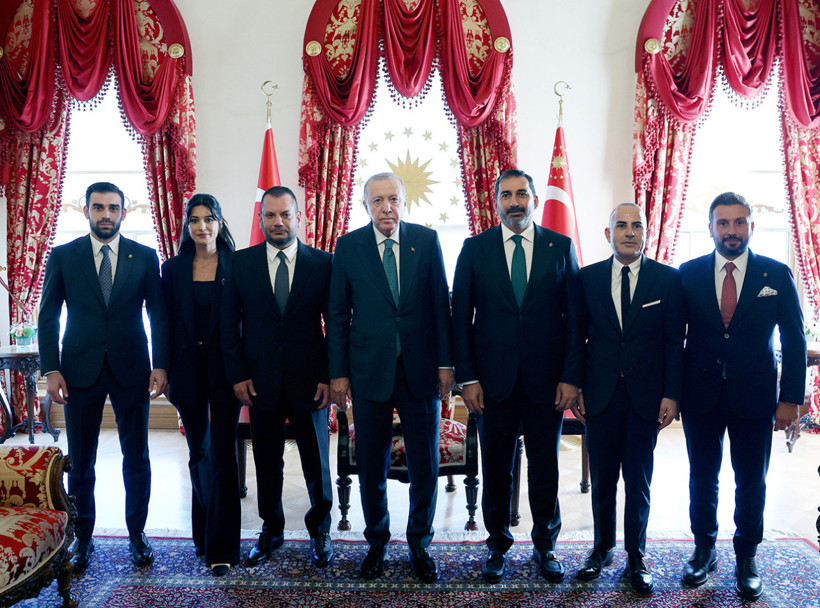 Erdoğan, 4 kul&uuml;b&uuml;n başkanlarını ve y&ouml;neticilerini kabul etti - Resim : 3