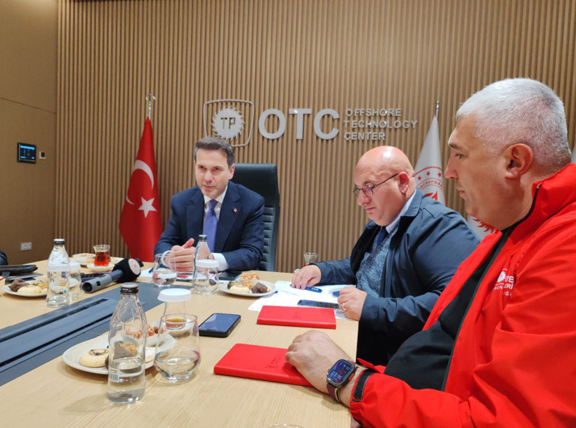 Bakan Bayraktar'dan enerji gündemi: Türkiye'nin 2040 hedefleri masaya yatırıldı - Resim : 1